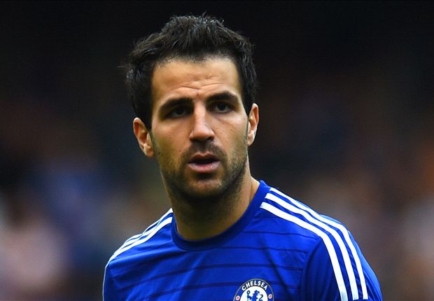 Фабрегас имал три предложения от Англия