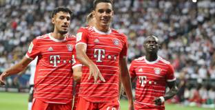 Байерн потегли на 6-та в Бундеслигата (видео)