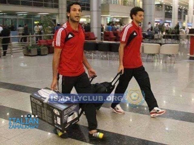 Египетският национал Ел-Сайд се завърна в родината си носейки маймунка в кашон