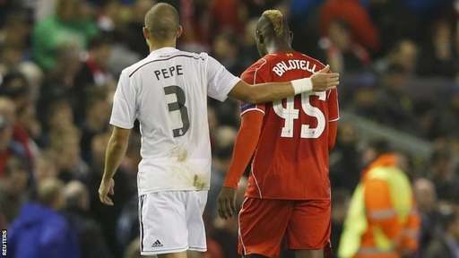 Невил: Сър Алекс не даваше да си разменяме фланелките