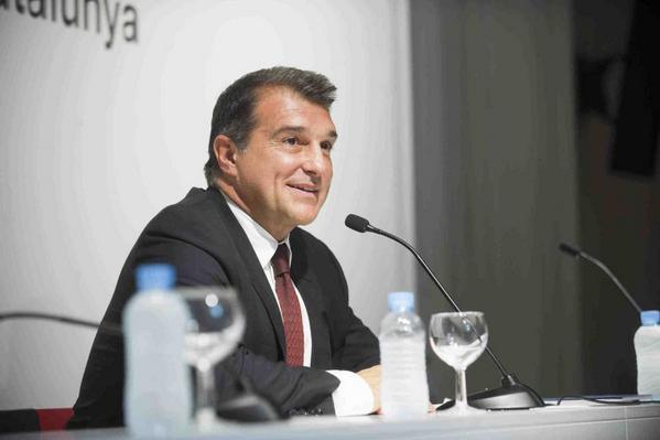 Лапорта може да се кандидатира за президент на Барселона
