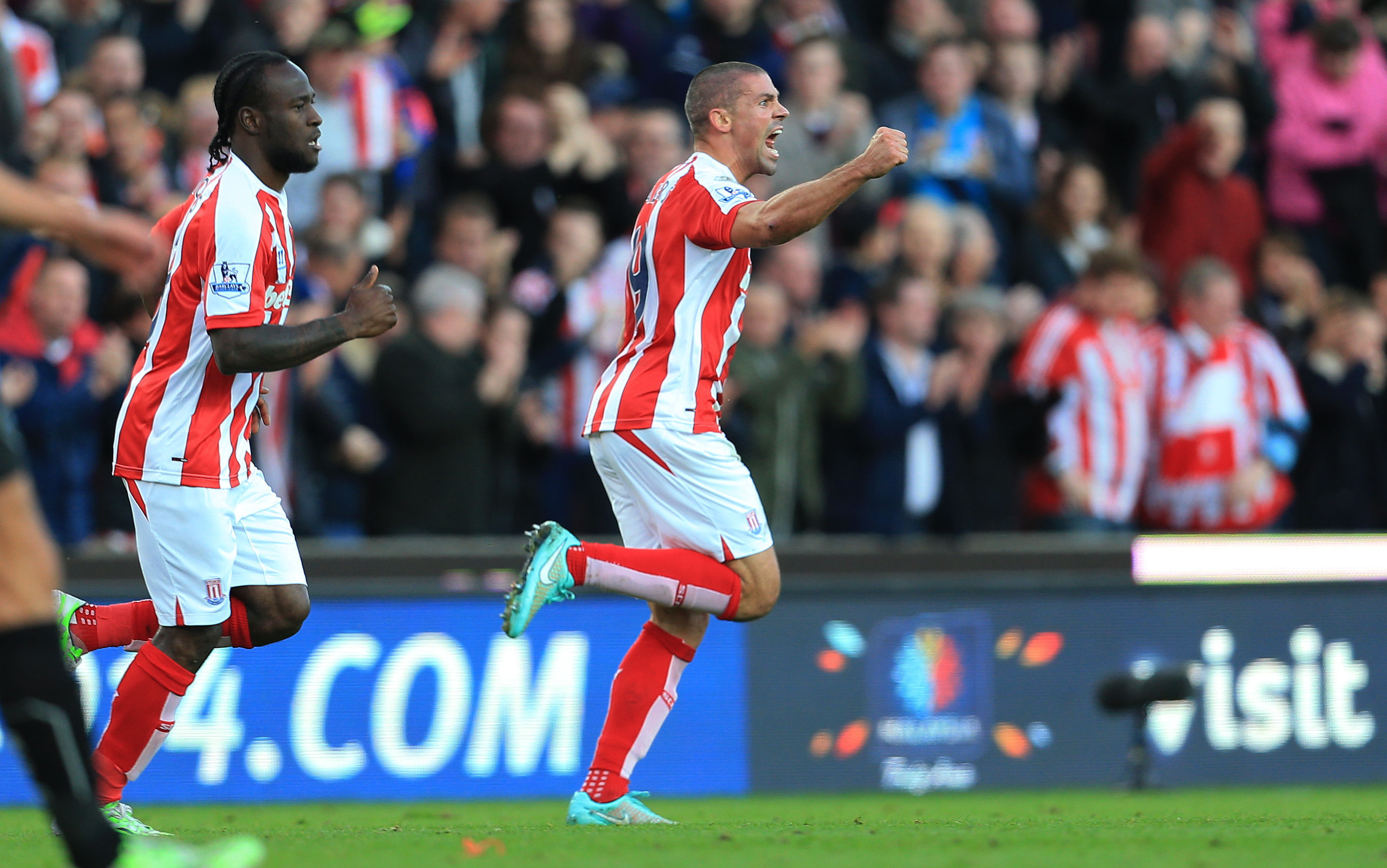 Стоук Сити - Бърнли 1:2 