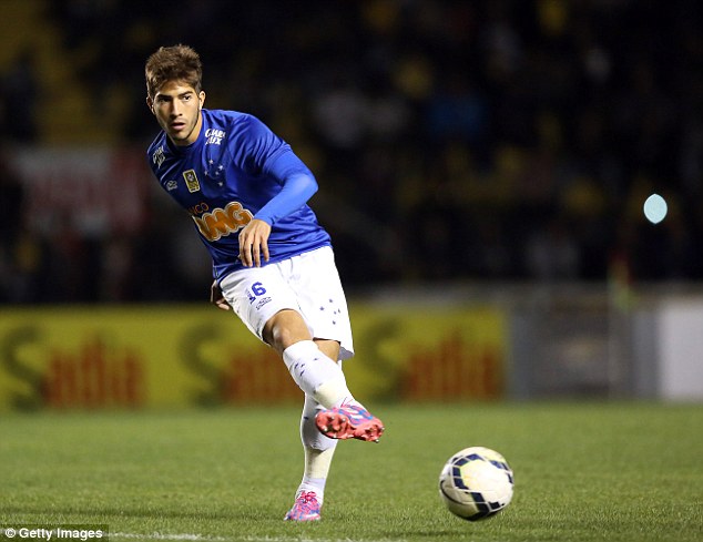 Реал се интересува от играч на Крузейро