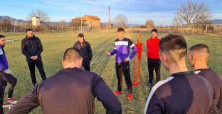 Бербатов се присъедини към отбора на Етър (снимки)