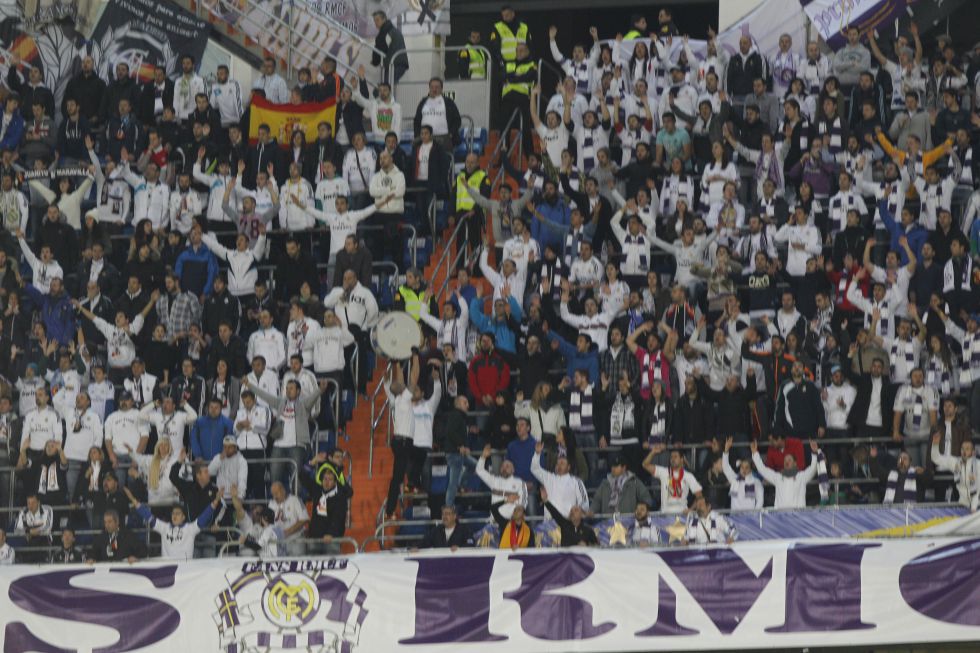 Реал наказва фенове, заради освирквания към Меси и Барса