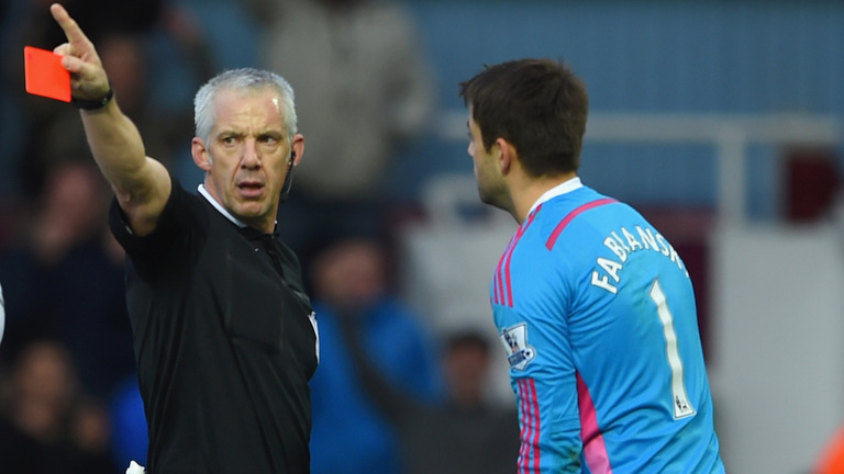 Монк: Обмисляме, дали да обжалваме картона на Фабиански