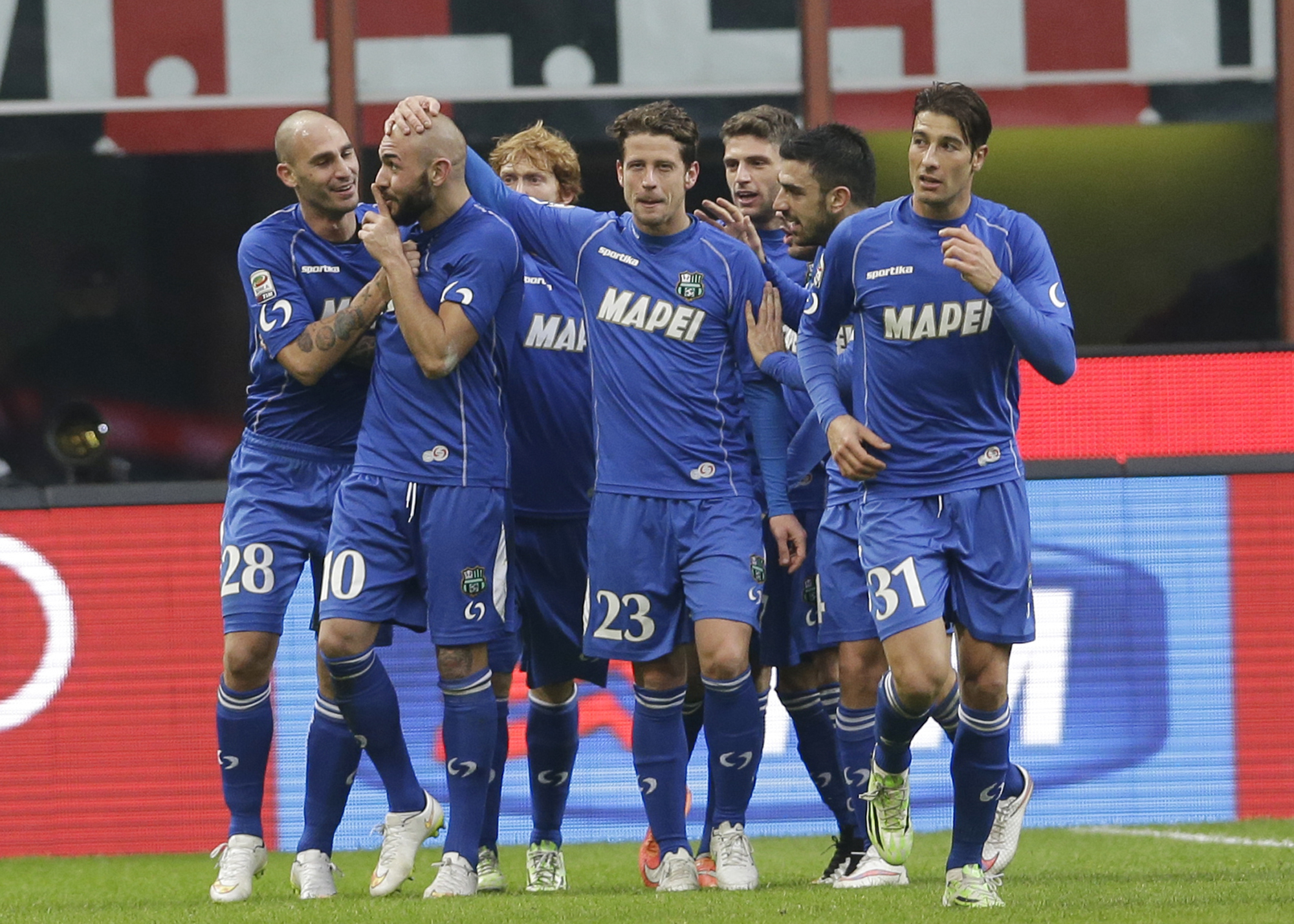 Милан - Сасуоло 1:2 