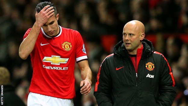 Ван Перси аут за две седмици?