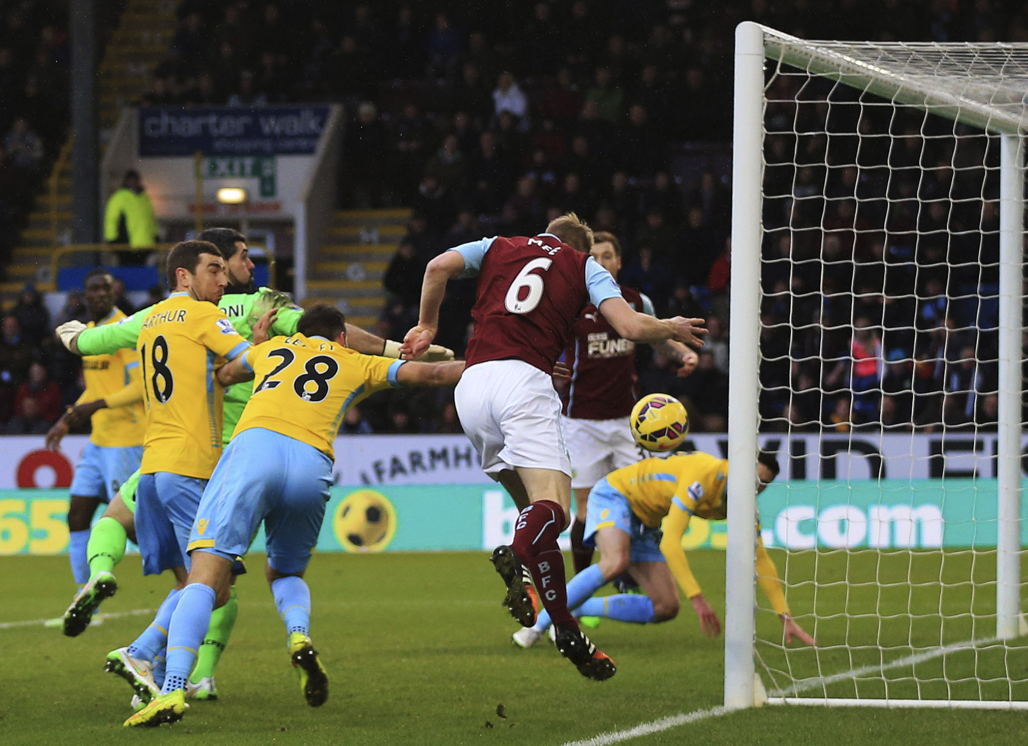 Бърнли - Кристъл Палас 2:3 