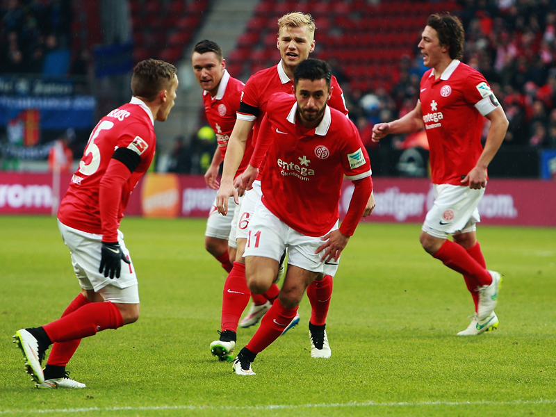 Майнц 05 - Падерборн 5:0 