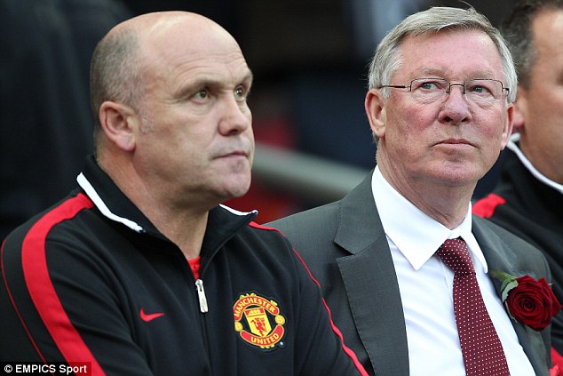 Майк Фелън влезе в треньорския щаб на Хъл Сити