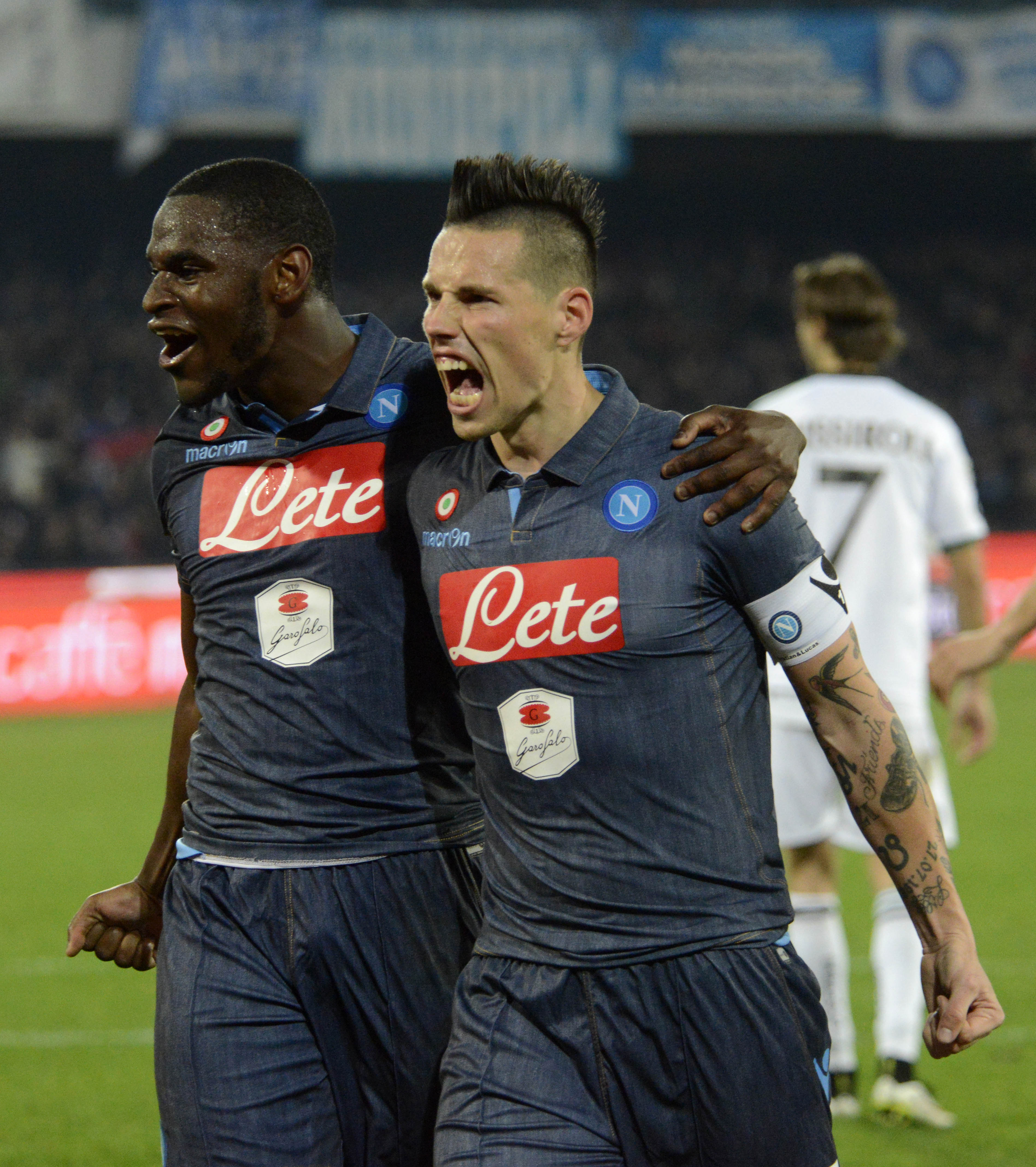 Наполи - Сасуоло 2:0 