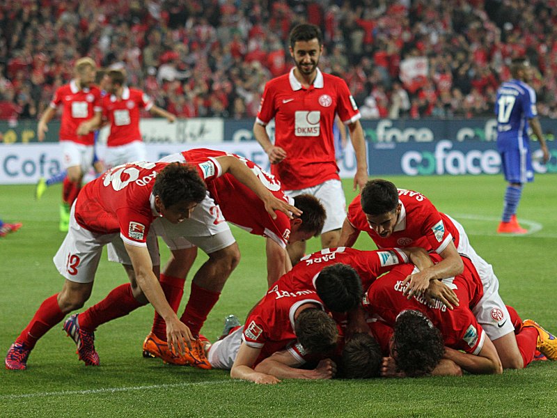 Майнц 05 - Шалке 04 2:0 