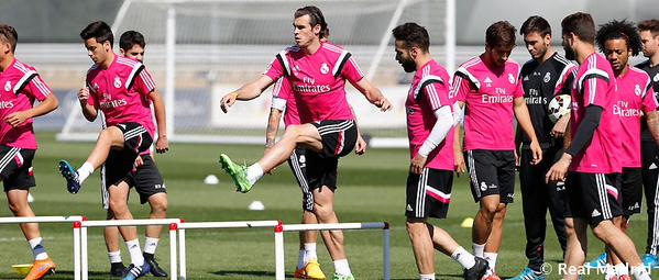 Бейл се завърна към тренировки