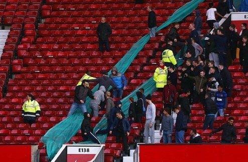 Младежкото дерби на Манчестър завърши с бой