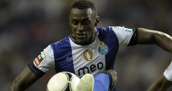 Продължават преговорите между Арсенал и Порто за Мартинес