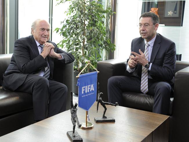 ФИФА няма да отменя санкциите срещу Барселона