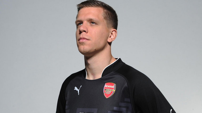 Шчесни обяви, че остава в Арсенал