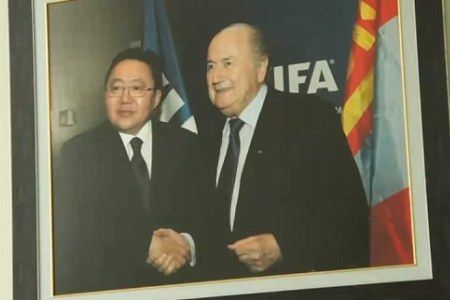Блатер подкупил Монголия с обещание за  Мондиал (снимка)