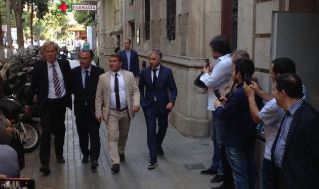 Лапорта: Бартомеу компрометира името на клуба