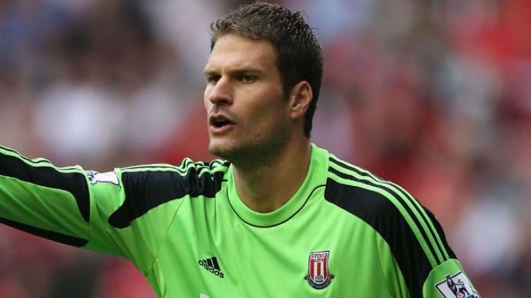 Челси вади 8 милиона за Бегович