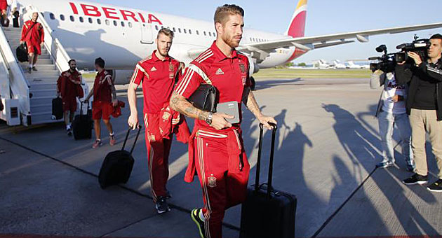 Невил: 40 милиона и Де Хеа за Рамос? Това не е истина