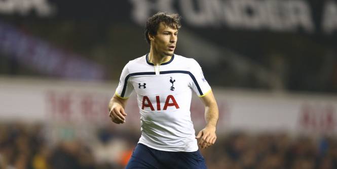 ПСЖ предложи 5 милиона за Стамбули 