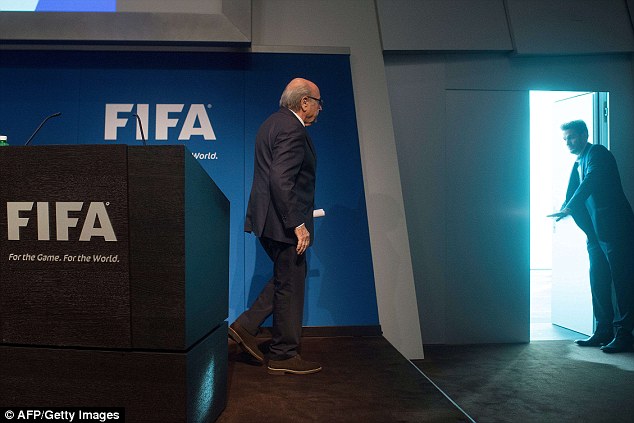 Започнаха разпитите на арестуваните чиновници от ФИФА