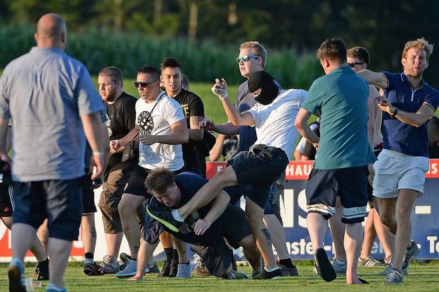 Айнтрахт - Лийд 2:1 