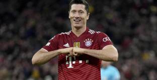 Байерн може да продаде Левандовски