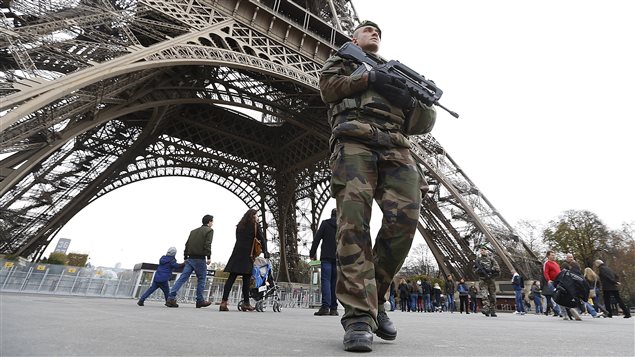 Франция удължава извънредното положение и по време на Евро 2016