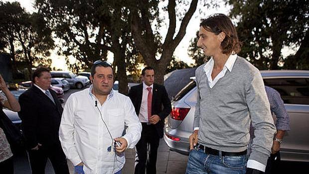 Райола: Всички говорят за Златан в Юнайтед, но може да има изненада