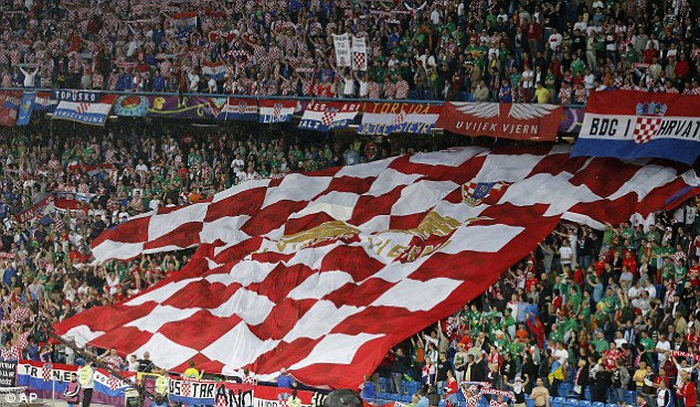 УЕФА глоби Хърватската федерация