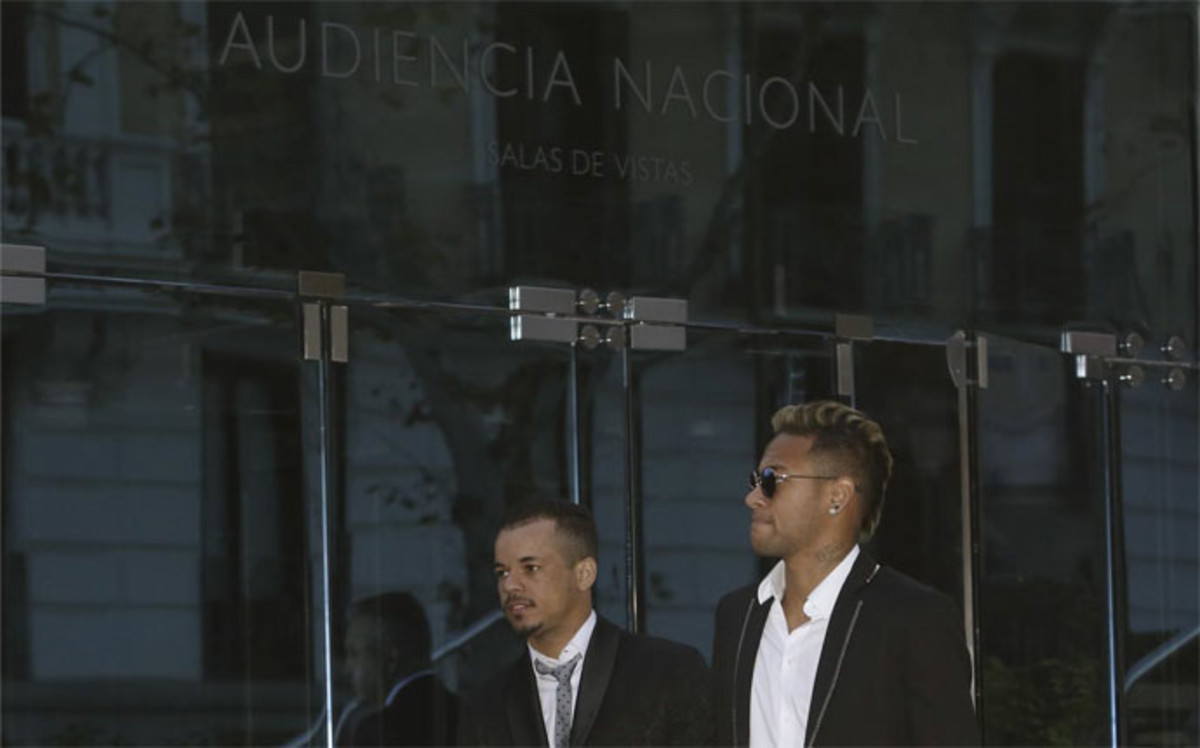 Данъчните искат преразглеждане на делото за трансфера на Неймар 