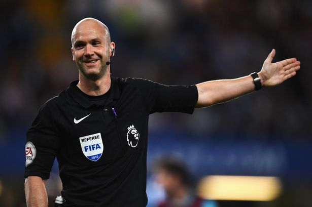 Антъни Тейлър ще ръководи Ливърпул - Юнайтед 