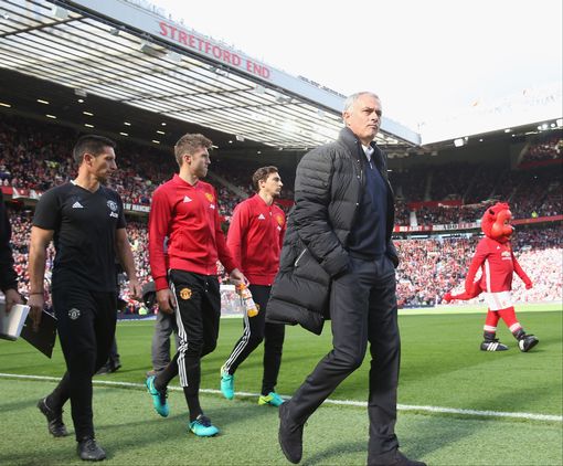 Моуриньо: Харесва ми атмосферата на Анфийлд