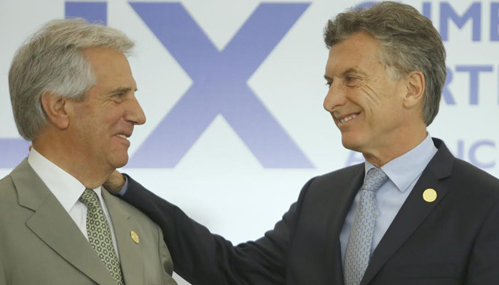 Уругвай и Аржентина ще се опитат да проведат Мондиал 2030