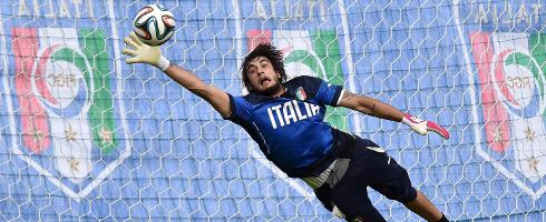 Перин: Няма конкуренция между мен и Донарума, докато Буфон играе 