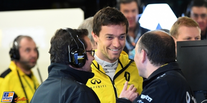 Палмър ще продължи да се състезава за Рено