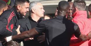 Моуриньо и Сари коментираха сблъсъка в края на мача