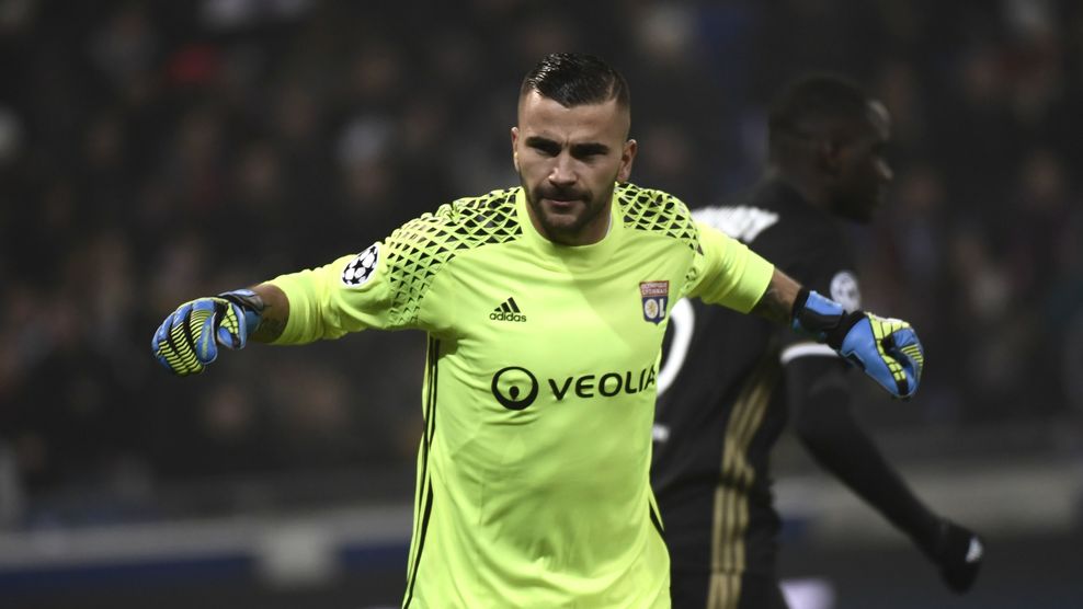 Олимпик Лион - Севиля 0:0 