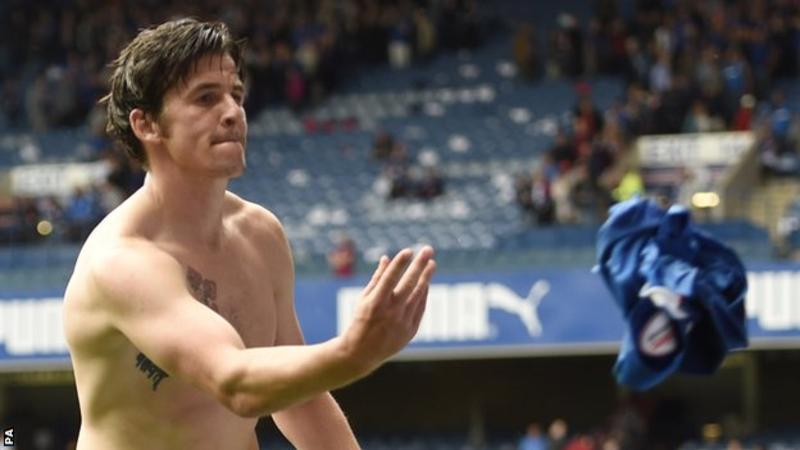 Бърнли подписа с Бартън 