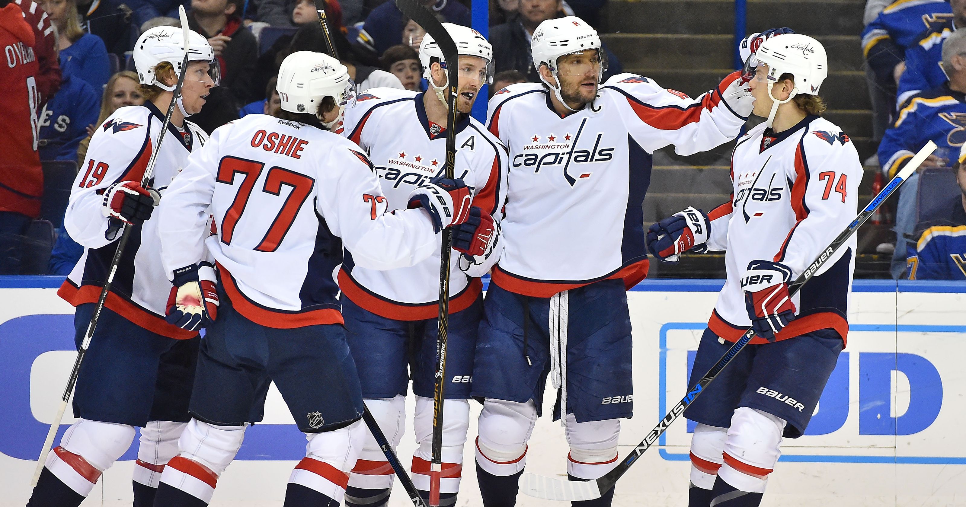 Драми в снощните мачове от НХЛ 