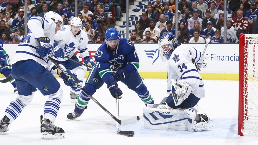 Два гола на Фролик не помогнаха на Калгари в дербито с Ванкувър