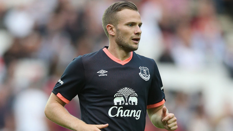 Клевърли преминава в Уотфорд 