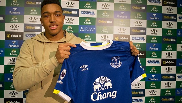 Евертън привлече 19-годишен 