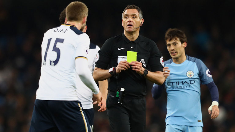 Андре Маринър ще ръководи финала в Купата на Лигата 