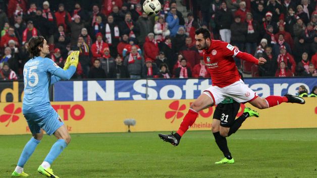 Майнц 05 - Аугсбург 2:0 