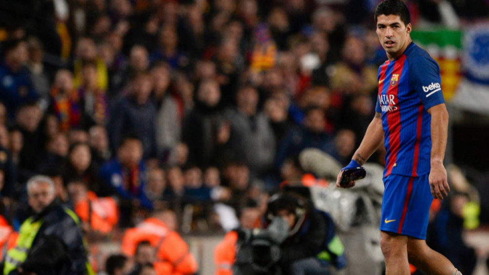 Наказанието на Суарес остава в сила 