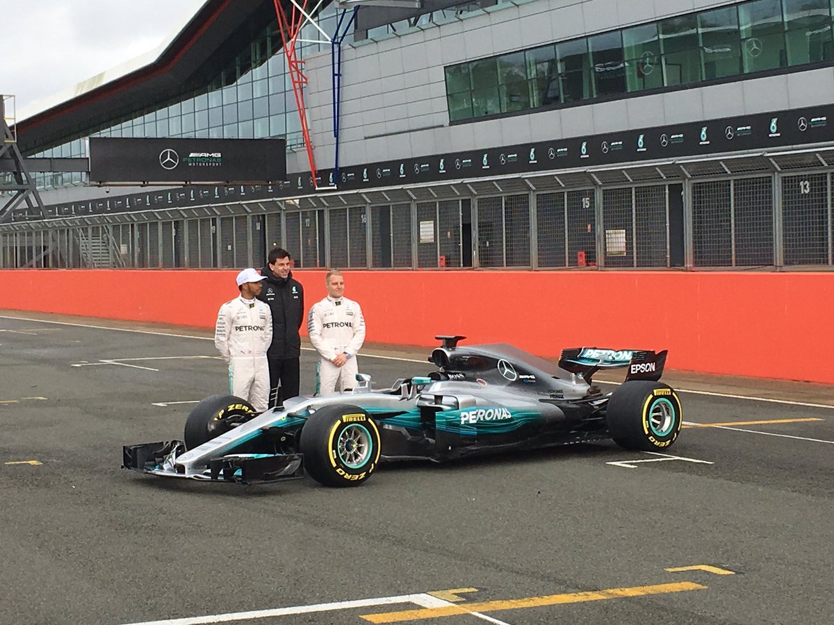 Мерцедес представи болид 2017